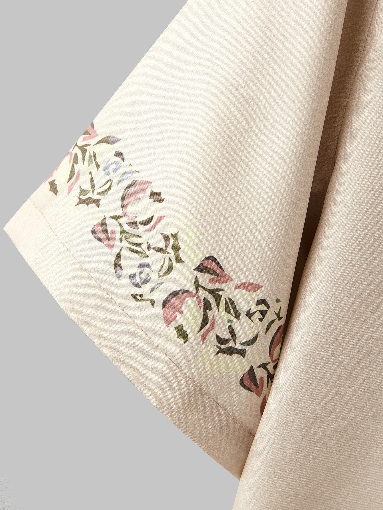Men's Off-White Flower Printed Shirt – Relaxed Fit Summer Casualwear